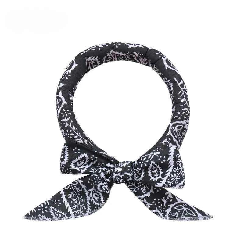 ChillPaws Pet Cooling Scarf - Instant Refreshment for Hot Days - Happy Tails