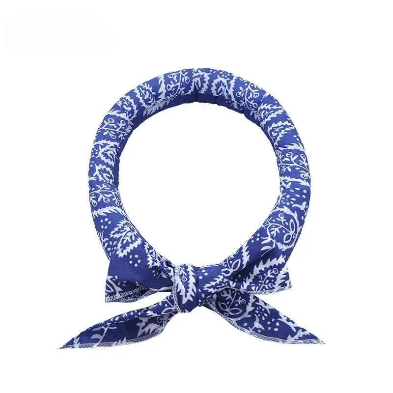 ChillPaws Pet Cooling Scarf - Instant Refreshment for Hot Days - Happy Tails